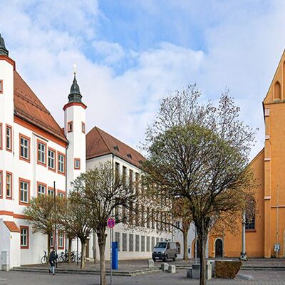 Bild vergrößern: Aktuelle Situation vor der Franziskanerkirche.