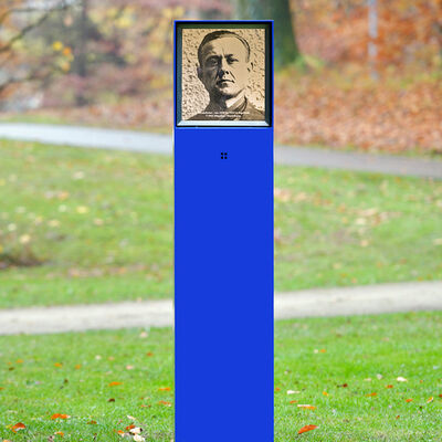 Bild vergr&ouml;&szlig;ern: Die Blaue Stele von Jan Pajak im Luitpoldpark.